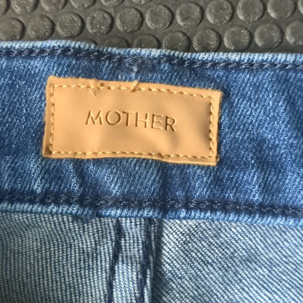 MOTHER The Looked Ankle in River Rule wash size 26. Washed but never worn. - Picture 3 of 5